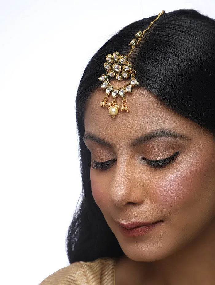 Alloy Kundan Maang Tikka in Pearl