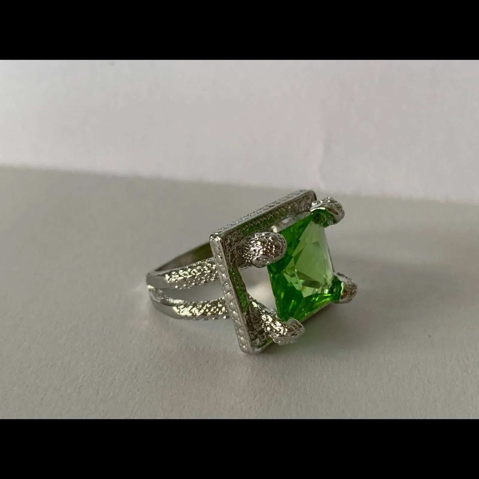 Green Peridot Silver Colored Ring NEW Size 9