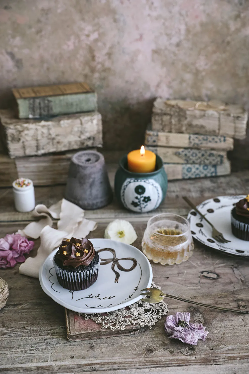 Hand-painted Ceramic Bow Plate